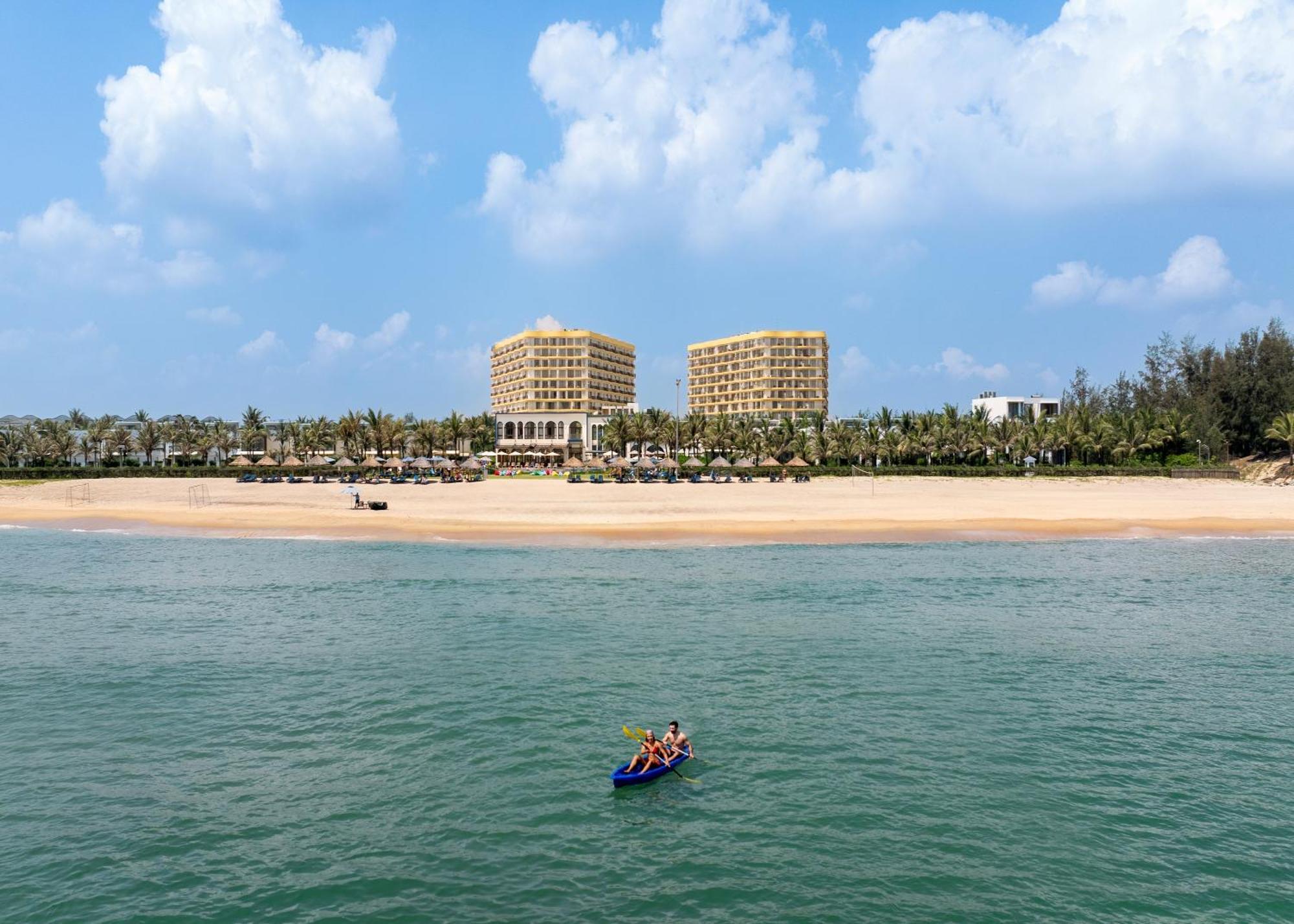 Wyndham Hoi An Royal Beachfront Resort & Villas מראה חיצוני תמונה